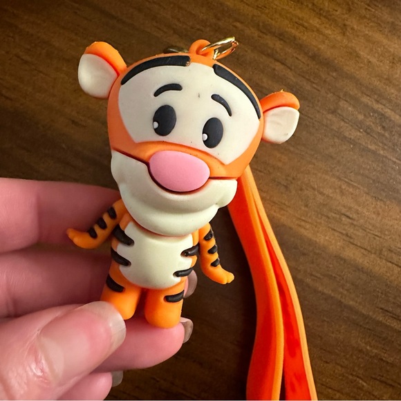 Tiger Winnie the Pooh Keychain with Wrist Strap - Picture 5 of 6